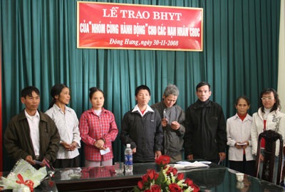 Nhóm Cùng Hành Động trao quà cho nạn nhân dioxin Thái Bình  - 2