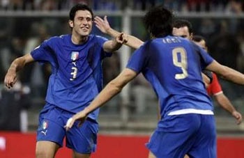 Buffon lo sợ Italia không qua được VL Euro 2008 - 1 Buffon lo sợ Italia không qua được VL Euro 2008 - 1