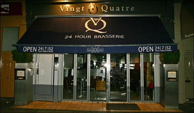 Say túy lúy, cầu thủ Chelsea suýt đánh tay săn ảnh trộm? - 2