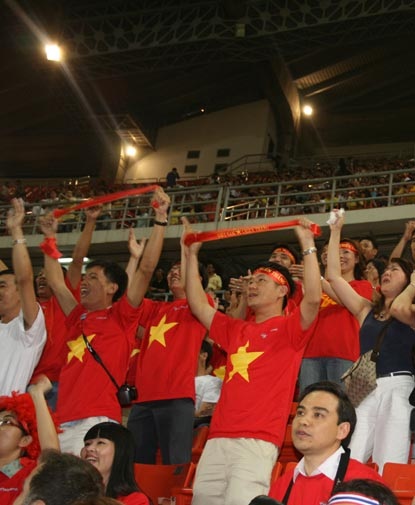CĐV Việt Nam ngỡ mình đang mơ - 7 CĐV Việt Nam ngỡ mình đang mơ - 7