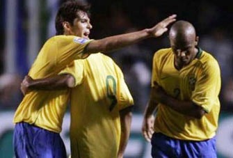Fabiano giúp Brazil lội ngược dòng - 2 Fabiano giúp Brazil lội ngược dòng - 2