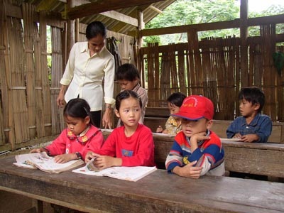 Rơi nước mắt vì giáo viên vùng cao - 1 Rơi nước mắt vì giáo viên vùng cao - 1