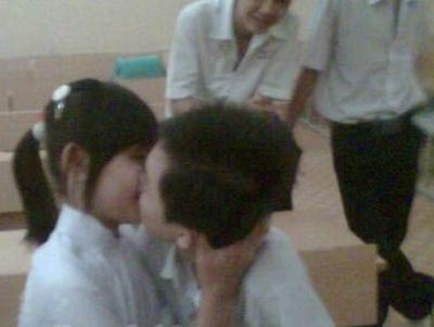 Rùng mình nữ sinh! - 2