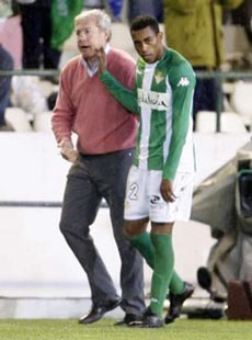 "Nảy lửa" Derby Seville - 1