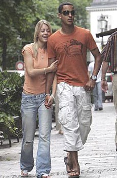 Bạn gái Walcott- Thần tượng của tuổi teen Anh - 14 Bạn gái Walcott- Thần tượng của tuổi teen Anh - 14