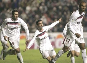 "Nảy lửa" Derby Seville - 2