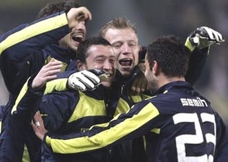 Hà Lan "được mùa", đại diện Pháp thoát hiểm - 2