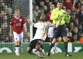 Fergie: "Chúng tôi cần phải cảm ơn bàn thắng của... Benfica" - 1 Fergie: "Chúng tôi cần phải cảm ơn bàn thắng của... Benfica" - 1