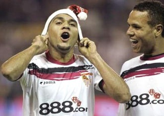 Sevilla "cười vui", Real "khóc thảm" - 2