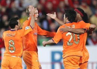 "Tàn sát" Mallorca, Barca trở lại ngôi đầu - 2