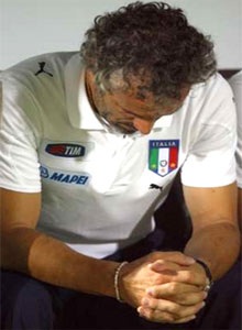 ĐKVĐ thế giới Italia bại trận, Pháp thắng chật vật - 2