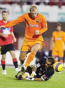 "Tàn sát" Mallorca, Barca trở lại ngôi đầu - 1