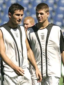 5 "bài toán khó" của Steve McClaren - 2