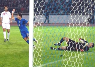 Italia thắng trận quan trọng, Pháp "đại phá" cầu môn Faroe - 3 Italia thắng trận quan trọng, Pháp "đại phá" cầu môn Faroe - 3