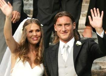 Chuyện tình của các ngôi sao bóng đá - 2 Chuyện tình của các ngôi sao bóng đá - 2