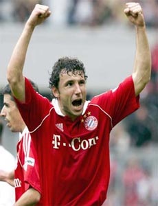 Bremen vùi dập Mainz, “Hùm xám” dần tìm lại chính mình - 2 Bremen vùi dập Mainz, “Hùm xám” dần tìm lại chính mình - 2