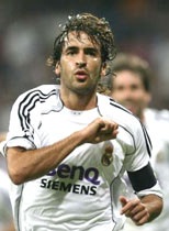 Real thắng thuyết phục trận "siêu kinh điển" - 1 Real thắng thuyết phục trận "siêu kinh điển" - 1