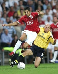 Cristiano Ronaldo khiến Fergie "gật gù" - 1