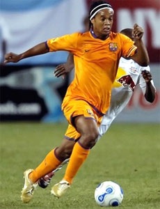 Messi và Ronaldinho tỏa sáng giúp Barca đại thắng - 1 Messi và Ronaldinho tỏa sáng giúp Barca đại thắng - 1