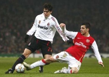 Kaka lỡ cuộc tái ngộ với Arsenal? - 1
