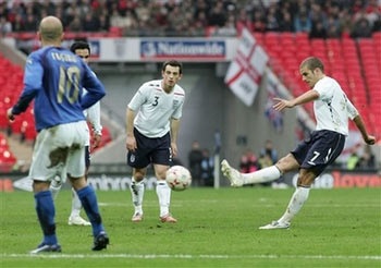 Wembley "khai sân" bằng trận hòa của U21 Anh - 1
