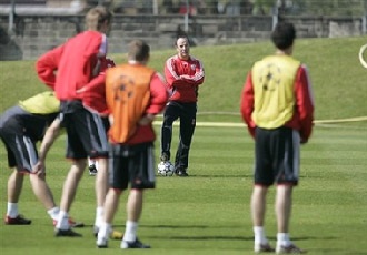 Benitez: "Chúng tôi đủ sức ghi 3 bàn thắng" - 1 Benitez: "Chúng tôi đủ sức ghi 3 bàn thắng" - 1