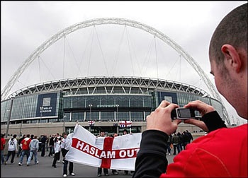 Wembley "khai sân" bằng trận hòa của U21 Anh - 3