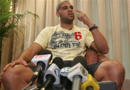 Adriano tính chuyện giải nghệ - 1