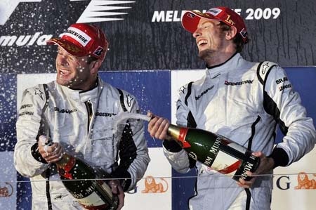 Brawn GP làm nên lịch sử, Ferrari “khóc” thảm - 3 Brawn GP làm nên lịch sử, Ferrari “khóc” thảm - 3