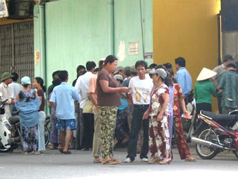 Nhộn nhịp cò vé vào "mùa" - 5 Nhộn nhịp cò vé vào "mùa" - 5