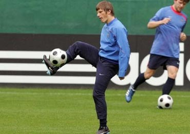 Chiêu mộ “Beckham mới”, Tottenham tiếp tục nhắm Arshavin - 1