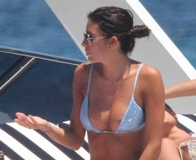 Phút tình tứ của "ông trùm" F1 với cô vợ siêu mẫu - 11