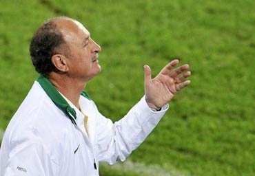 Ronaldinho "ngỏ ý" muốn tái ngộ với Big Phil - 1