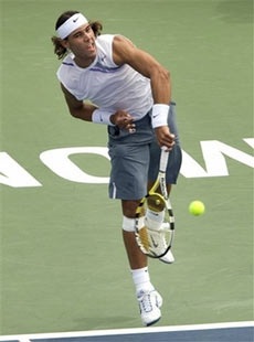 Federer "tốc hành", Sharapova "mệt nhọc" đi tiếp - 2