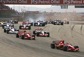 Ferrari đại thắng, Hamilton gặp xui - 1