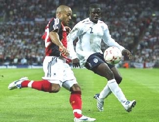 "Sư tử Anh" bại trận vì sai lầm của Robinson - 2