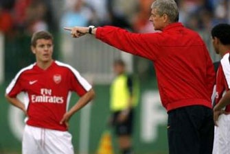 Wenger quan ngại vòng sơ loại Champions League - 1