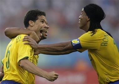 Brazil khởi đầu “chật vật”, Italia gây ấn tượng mạnh - 1 Brazil khởi đầu “chật vật”, Italia gây ấn tượng mạnh - 1