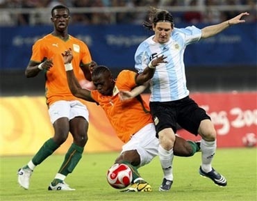 Brazil khởi đầu “chật vật”, Italia gây ấn tượng mạnh - 3 Brazil khởi đầu “chật vật”, Italia gây ấn tượng mạnh - 3