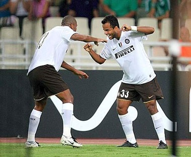 Barcelona thị uy, Inter khởi đầu suôn sẻ - 3 Barcelona thị uy, Inter khởi đầu suôn sẻ - 3