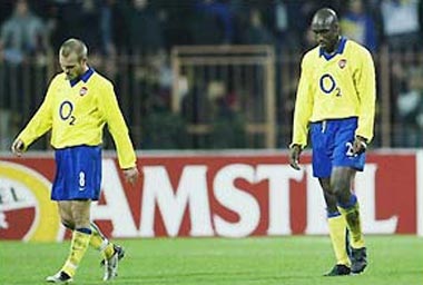 Arsenal quyết gạt ký ức buồn, Juve thử thách "thế lực mới" - 1 Arsenal quyết gạt ký ức buồn, Juve thử thách "thế lực mới" - 1