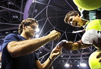 Nadal tiến bước, Federer thanh toán "nợ nần" - 2