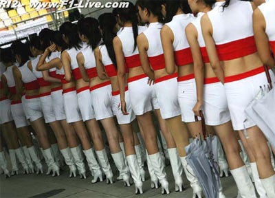 Vẻ đẹp của những thiếu nữ Trung Hoa trên đường đua F1 - 15