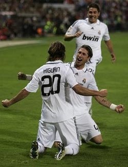 Real “đụng” Juventus và chuyến hồi hương cảm xúc của Cannavaro - 2 Real “đụng” Juventus và chuyến hồi hương cảm xúc của Cannavaro - 2