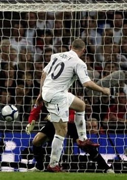 Rooney lập cú đúp, "Sư tử Anh" đè bẹp Kazakhstan - 2 Rooney lập cú đúp, "Sư tử Anh" đè bẹp Kazakhstan - 2