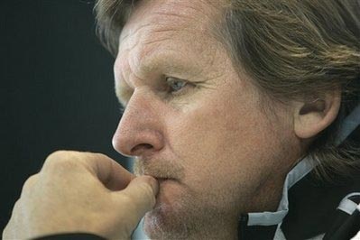 "Kền kền trắng" báo thù? - 1