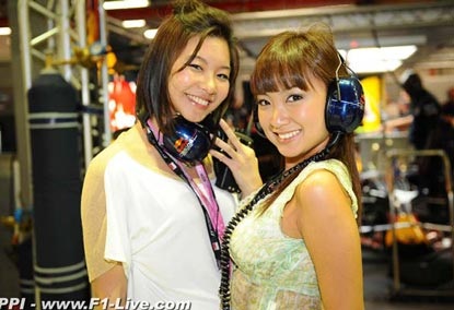 Hình ảnh các người đẹp tại chặng đua đêm Singapore GP - 16