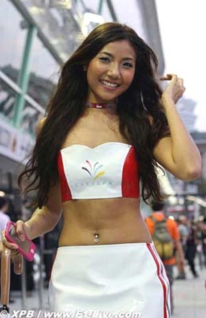 Hình ảnh các người đẹp tại chặng đua đêm Singapore GP - 13