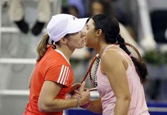 Sharapova và Ivanovic dắt tay nhau vào bán kết - 1 Sharapova và Ivanovic dắt tay nhau vào bán kết - 1