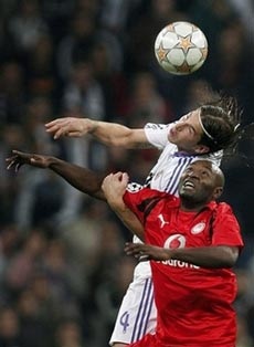 Những cuộc viễn chinh “bão táp”… - 2